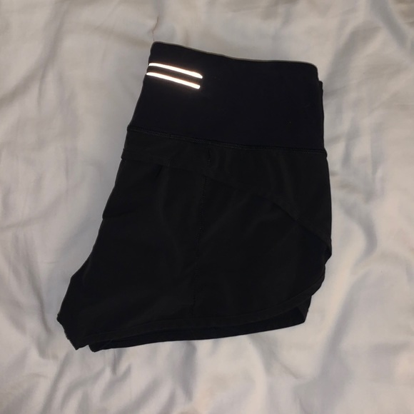 Lululemon Speed Up Shorts - Picture 3 of 4